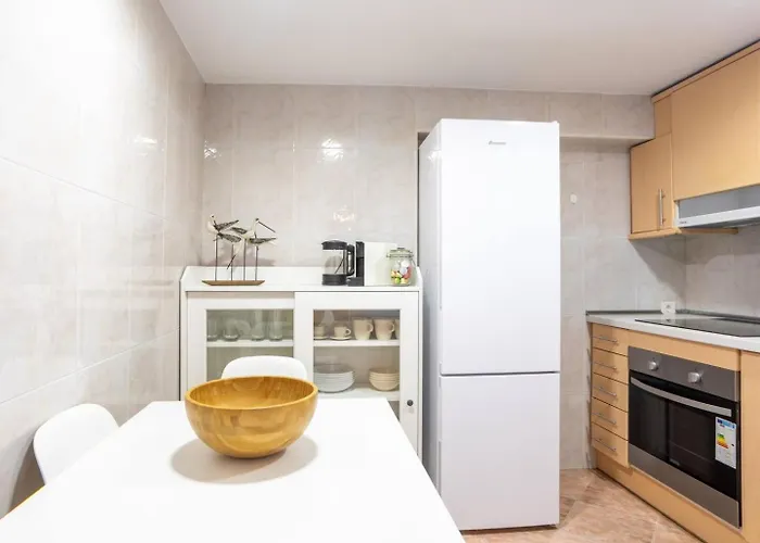 Balcon, Luminoso, Casco Viejo, Junto Al Ayuntamiento *