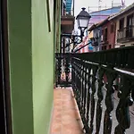 شقة Balcon, Luminoso, Casco Viejo, Junto Al Ayuntamiento *